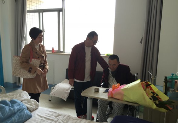 替代大家庭 真情暖人心